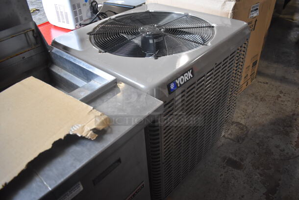 York TCD60B31S Commercial Air Conditioner Condenser. 208-230V/3 Phase  - Image 2 of 6