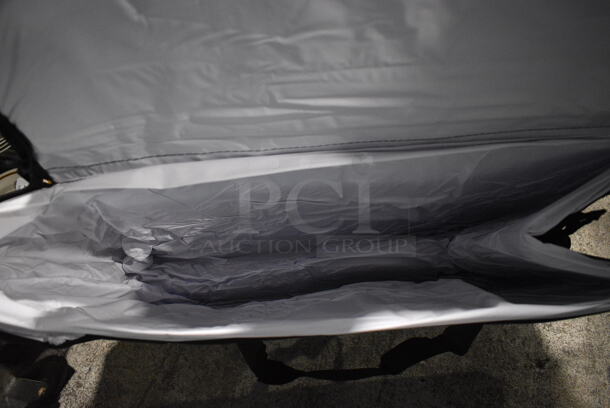 Black Insulated Food Carrying Bag. 22x12x14 - Image 3 of 3