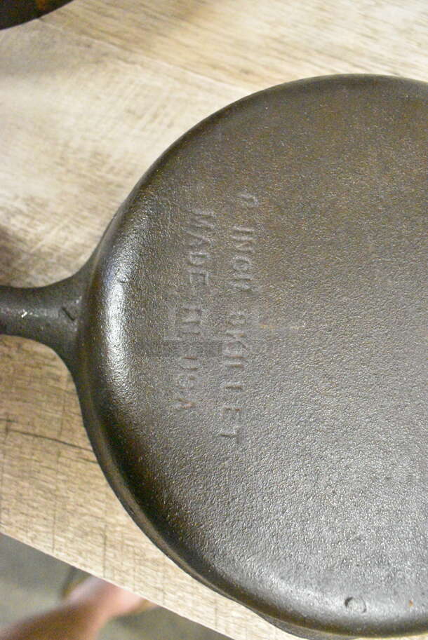 4 Various Metal Items; 3 Skillets and 1 7 Corn Cob Pan. Includes 11x13x2, 12.5x6x1. 4 Times Your Bid!  - Image 11 of 11