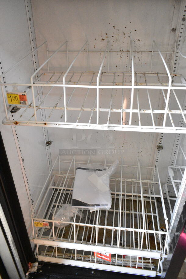 True GDM-41SL-54-LD ENERGY STAR Metal Commercial 2 Door Reach In Cooler Merchandiser w/ Poly Coated Racks. 115 Volts, 1 Phase. Tested and Working! - Image 2 of 4