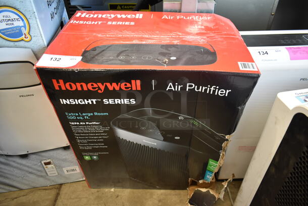 BRNAD NEW IN BOX! Honeywell HPA5300B InSight HEPA Air Purifier. 120 Volts, 1 Phase. - Image 1 of 5