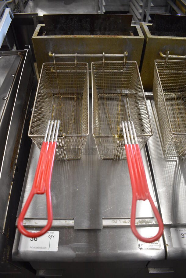 2019 Avantco Model FF400-P Stainless Steel Commercial Floor Style Propane Gas Powered Deep Fat Fryer w/ 2 Metal Fry Baskets. 120,000 BTU. 15.5x30.5x47 - Image 4 of 7