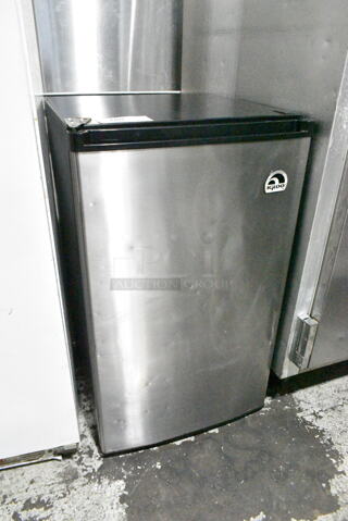 Igloo FR465I-B Metal Mini Cooler. 115 Volts, 1 Phase. Tested and Working!