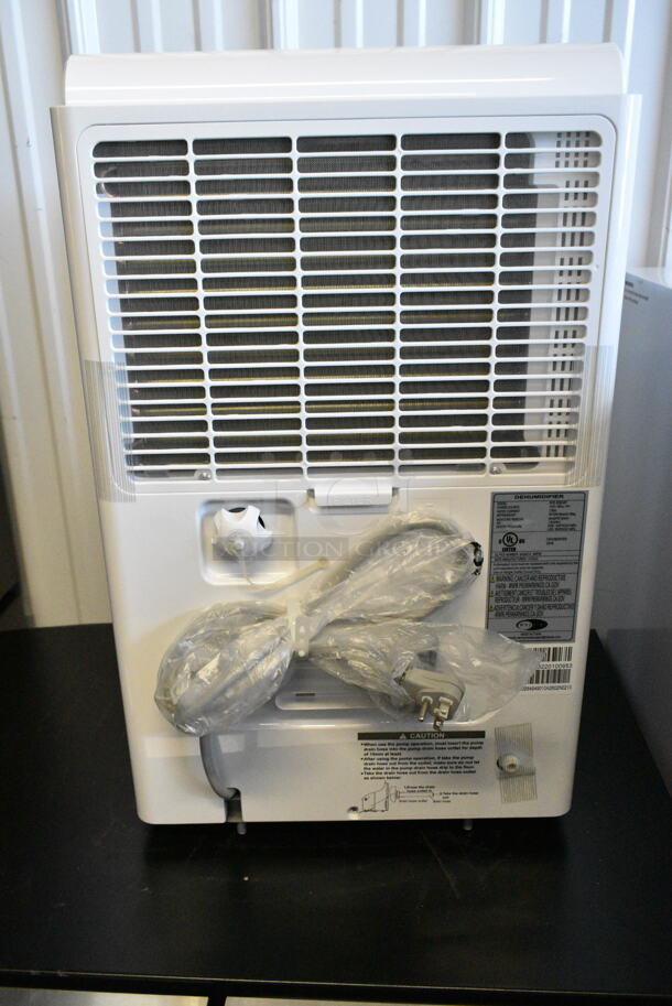 BRAND NEW SCRATCH AND DENT! Whynter Energy Star RPD-506EWP 50 Pint High Capacity Portable Dehumidifier with Pump up to 4000 sq ft. 115 Volts, 1 Phase. Tested and Working! - Image 8 of 10
