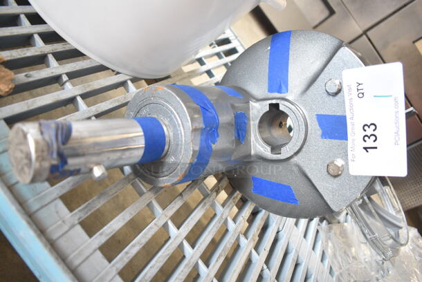 BRAND NEW SCRATCH AND DENT! Avantco 177MX60HPLNTY Mixing Axle Assembly for MX60H, MX60SHKIT, and MX60MGKIT - Image 4 of 5
