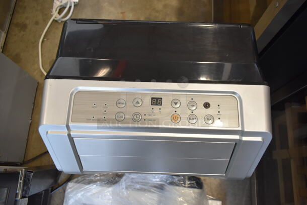 BRAND NEW SCRATCH AND DENT! Arctic Air PACN1-095-RM  9,500 BTU Portable Air Conditioner 115 Volts, 1 Phase. Tested and Working! - Image 3 of 6