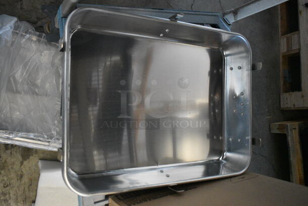 2 BRAND NEW SCRATCH AND DENT! 471ALRP2418L Choice 28 Qt. Aluminum Roaster Pan - 24" x 18" x 4". 2 Times Your Bid!  - Image 4 of 6