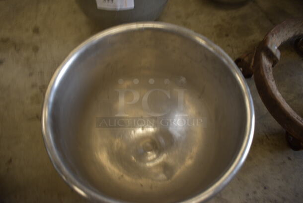 Stainless Steel Commercial 20 Quart Mixing Bowl. 15x14x11.5 - Image 2 of 6