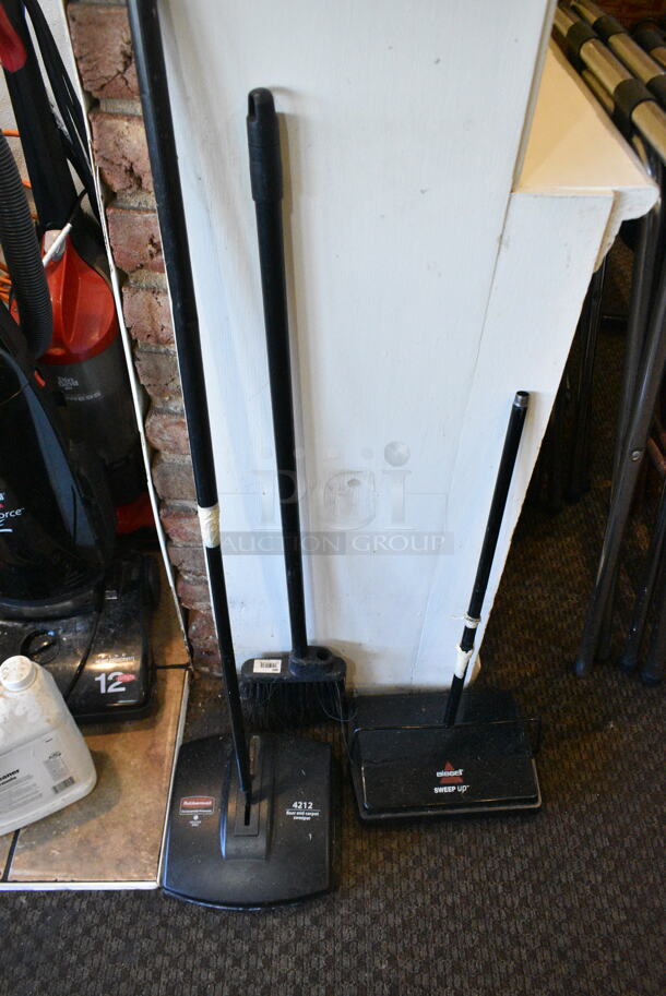 9 Various Items Including 6 Vacuum Cleaners, 2 Manual Sweepers and 1 Broom. 9 Times Your Bid! This Unit Was In Working Condition When the Restaurant Closed. (booth room)  - Image 8 of 8