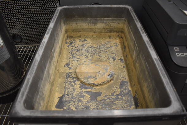 Vollrath 1001 Cayenne Stainless Steel Commercial Countertop Food Warmer. 120 Volts, 1 Phase. 13.5x22x8.5. Tested and Does Not Power On - Image 2 of 5