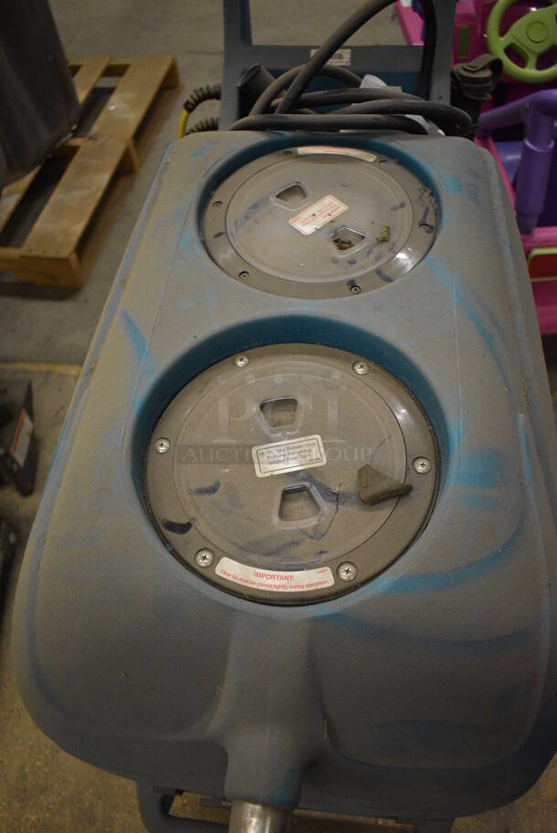 Tennant 1180 Hot Water Extractor (CSS) - Image 5 of 10