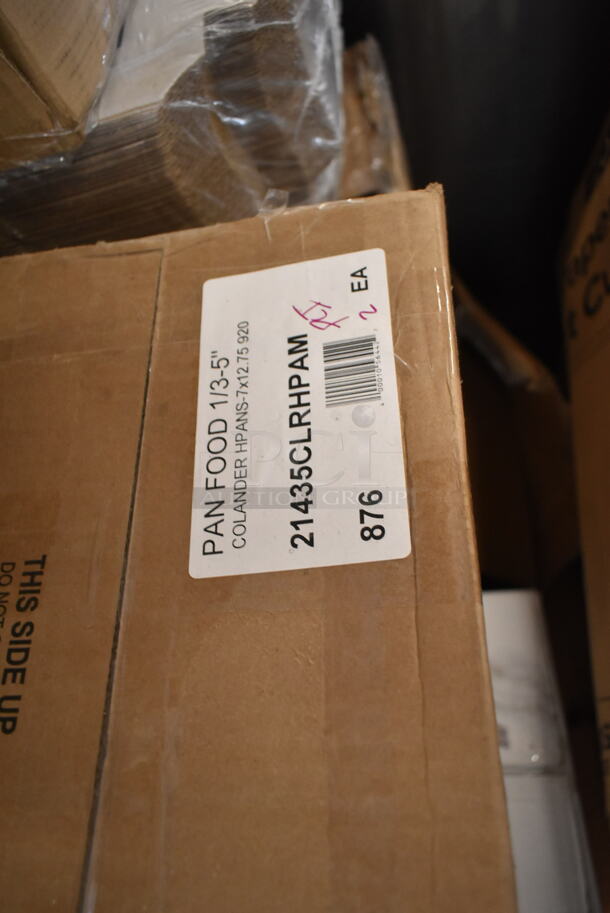 PALLET LOT of 25 BRAND NEW Boxes Including 500TO10103C3 Choice 10" x 10" x 3" Microwaveable 3-Compartment Black / Clear Plastic Hinged Container - 100/Case, 433BR141016C Choice 14" x 10" x 15 3/4" Natural Kraft Paper Customizable Shopping Bag with Handles - 200/Case, 795PTOKFT4 Choice Kraft Microwavable Folded Paper #4 Take-Out Container 7 7/8" x 5 1/2" x 3 1/2" - 160/Case, 4 Box 70204 Duro Husky Dubl Life 4 lb. Heavy Duty Brown Bag - 400/Bundle, 966TALLFLDN Choice Kraft Natural Tall-Fold 6" x 13" Dispenser Napkin - 8000/Case, 130HBKCUTTW Visions Individually Wrapped Black Heavy Weight Plastic Teaspoon - 1000/Case, 147RP10WH99 Visions Round Plates, 612LOB225LBC Choice 2.25 lb. Oblong Foil Take-Out Container with Board Lid - 250/Case, 394365L Noble Products Powder-Free Disposable Clear Vinyl Gloves for Foodservice - Large - 1000/Case, 600WS1548HD Regency 16 Gauge Stainless Steel 15" x 48" Heavy-Duty Solid Wall Shelf, 500CC9 Choice 9 oz. Clear PET Customizable Plastic Squat Cold Cup - 1000/Case, 21435CLRHPAM Cambro 35CLRHP150 H-Pan™ 1/3 Size Amber High Heat Plastic Colander Pan - 5" Deep, 500CC12 Choice Clear PET Customizable Plastic Cold Cup - 12 oz. - 1000/Case. 25 Times Your Bid! - Image 6 of 10