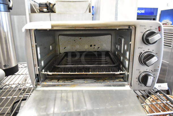 Oster TSSTTVCG04 Metal Countertop Electric Powered Toaster Oven. 120 Volts, 1 Phase. Tested and Working! - Image 3 of 4