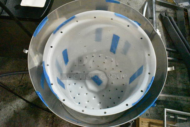 BRAND NEW SCRATCH AND DENT! Delfield 305SALD1115 Stainless Steel Commercial 20 Gallon Electric Stainless Salad Dryer on Commercial Casters. Tested and Working! - Image 5 of 9
