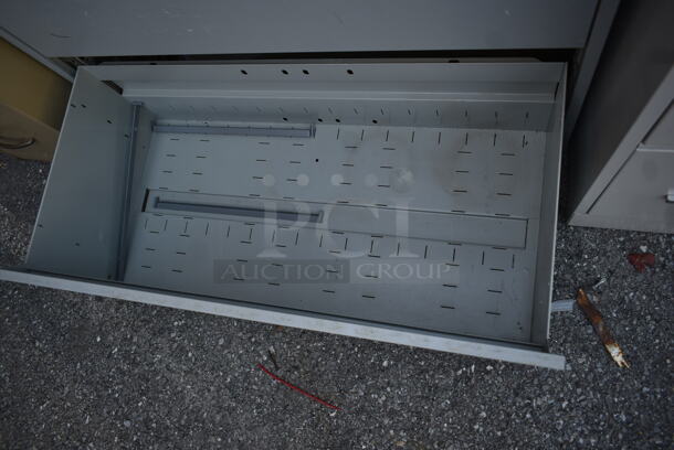 Gray Metal 4 Drawer Filing Cabinet w/ Top Compartment. - Image 6 of 6