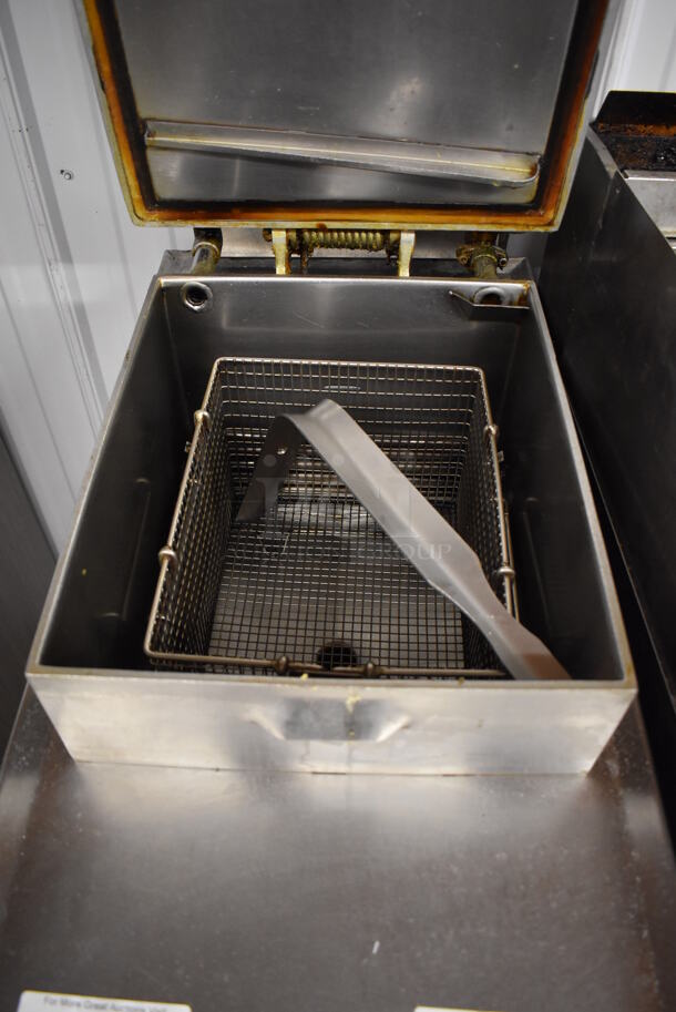 Henny Penny 500 Stainless Steel Commercial Electric Powered Floor Style Pressure Fryer on Commercial Casters. 220 Volts, 3 Phase. 18x37x61.5 - Image 5 of 9