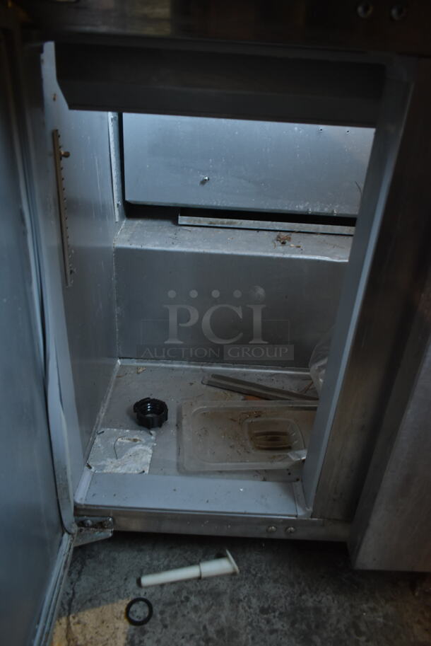 Stainless Steel Commercial Prep Table. 115 Volts, 1 Phase. Tested and Working! - Image 4 of 5