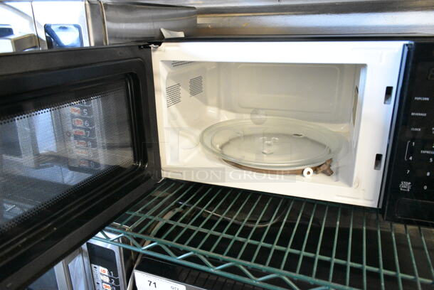 Walmart MS54100112162 Metal Countertop Microwave Oven. 120 Volts, 1 Phase.  - Image 2 of 5