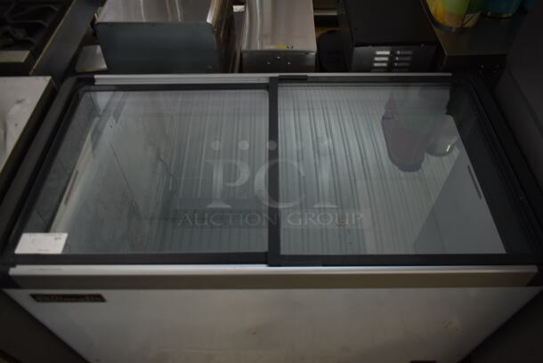 Blue Air BACF15 Metal Commercial Chest Freezer Merchandiser. 115 Volts, 1 Phase. Tested and Working! - Image 2 of 6