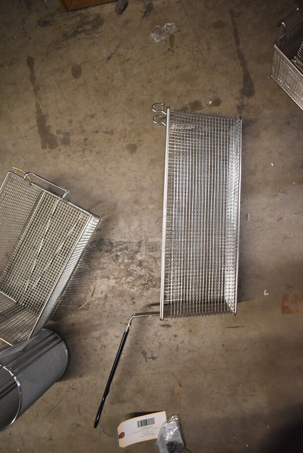 4 BRAND NEW SCRATCH AND DENT! Various Metal Fry Baskets Including Anets A4500310 13 1/4" x 8 1/2" x 5 3/4" Twin Fryer Basket with Front Hook, Anets P9800-56 17" x 5 3/4" x 6" Triple Size Fryer Basket with Front Hook, Anets P9800-53 13" x 4 1/4" x 5 1/2" Triple Size Fryer Basket with Front Hook, 119P980092 Anets P9800-92 5 3/4" x 9" Stainless Steel Round Pasta Basket. 4 Times Your Bid! - Image 4 of 12