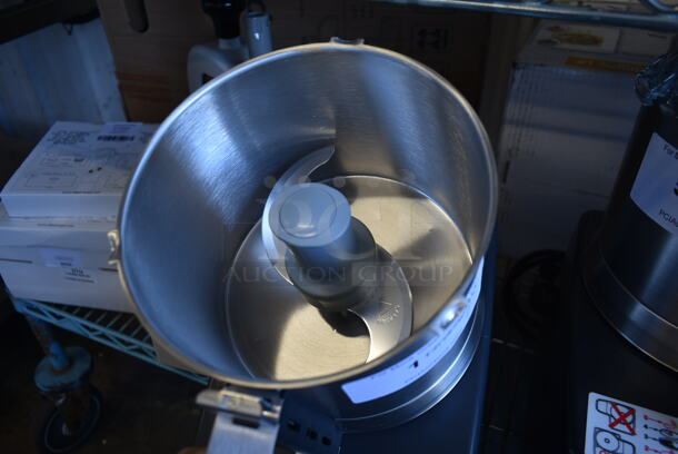BRAND NEW SCRATCH AND DENT! Robot Coupe R 301 U Series D Stainless Steel Commercial Countertop Food Processor w/ Bowl, Lid, Continuous Feed Head, Grater Blade, Slicer Blade, S Blade and D Clean Kit. 120 Volts, 1 Phase. Tested and Working! - Image 11 of 12