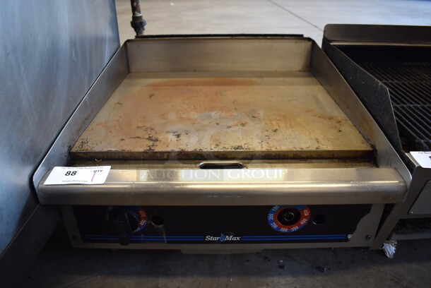 Star Max Stainless Steel Commercial Countertop Natural Gas Powered Flat Top Griddle w/ Thermostatic Controls. 24x29x16