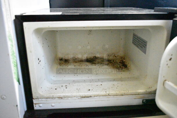 Midea WHD-113FW1 Metal Mini Cooler w/ Freezer. 115 Volts, 1 Phase. Cannot Test Due To Cut Power Cord - Image 3 of 7