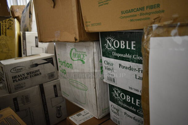 PALLET LOT of 35 BRAND NEW Boxes Including 2 Box 395TO991 EcoChoice 9" x 9" x 3" Compostable Sugarcane / Bagasse 1 Compartment Take-Out Box - 200/Case, 2 Box 395TO993 EcoChoice 9" x 9" x 3" Compostable Sugarcane / Bagasse 3 Compartment Takeout Container - 200/Case, Choice Portion Cup, 2 Box 394365L Noble Large Gloves, Choice 100260CH00260CH Take Out Containers, Dart 80HT1R 8" x 7 1/2" x 2" White Foam Square Take Out Container with Hinged Lid - 200/Case, 17622STPNLCL Choice 22 oz. Clear SAN Plastic Paneled Tumbler - 12/Pack, Choice 4 oz Portion Cups, 129MCR24B Choice 24 oz. Black Round Microwavable Heavy Weight Container with Lid 7 1/4" - 150/Case, 2454/97 Chardonnay Glasses, 129MCR32B Choice 32 oz. Black Round Microwavable Heavy Weight Container with Lid 7 1/4" - 150/Case, Visions Black Plastic Tray, Choice Cling Film, 395TO991 EcoChoice 9" x 9" x 3" Compostable Sugarcane / Bagasse 1 Compartment Take-Out Box - 200/Case, 2 Box 130BGKFSNSPH Visions Heavy Weight Beige Wrapped Plastic Cutlery Pack with Napkin and Salt and Pepper Packets - 500/Case, Ceiling Mount Heat Lamp. 35 Times Your Bid! - Image 3 of 12
