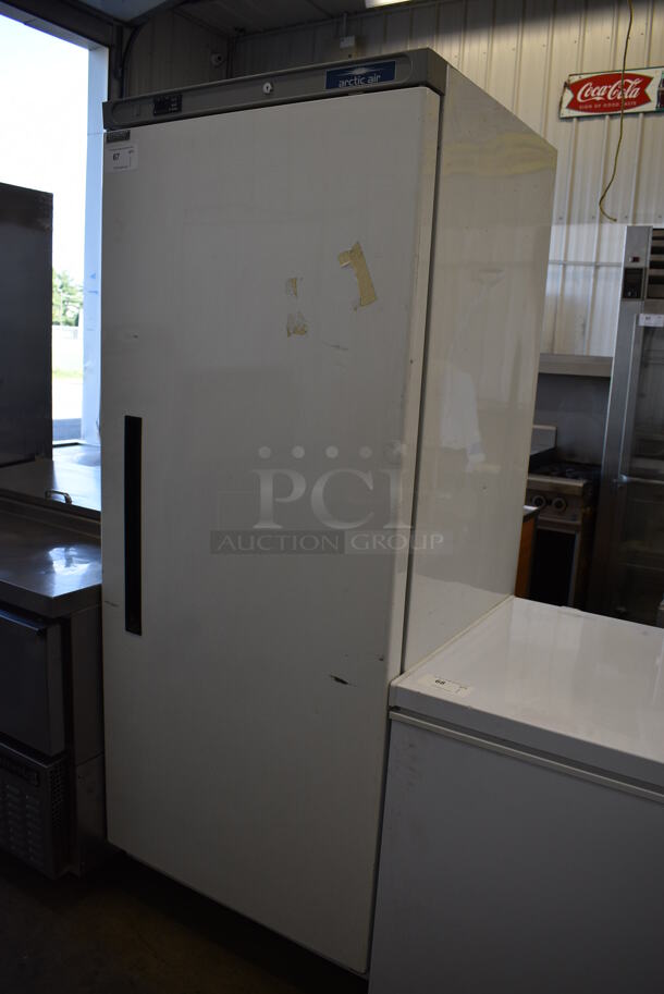 Arctic Air AWR25 Metal Commercial Single Door Reach In Cooler on Commercial Casters. 115 Volts, 1 Phase. 31x29x77. Tested and Powers On But Does Not Get Cold - Image 2 of 7