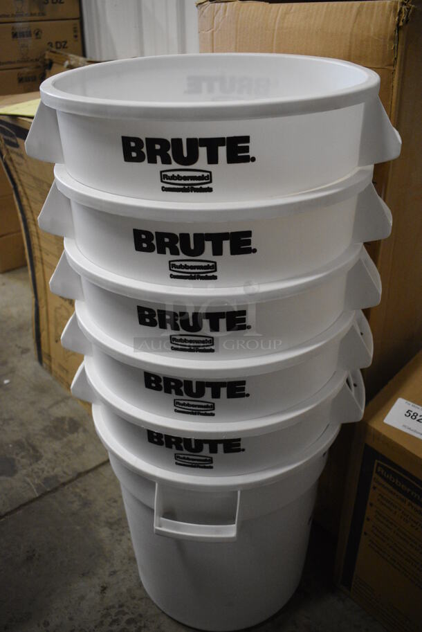 6 BRAND NEW IN BOX! Rubbermaid Brute White Poly Trash Cans. 18x15.5x17. 6 Times Your Bid!