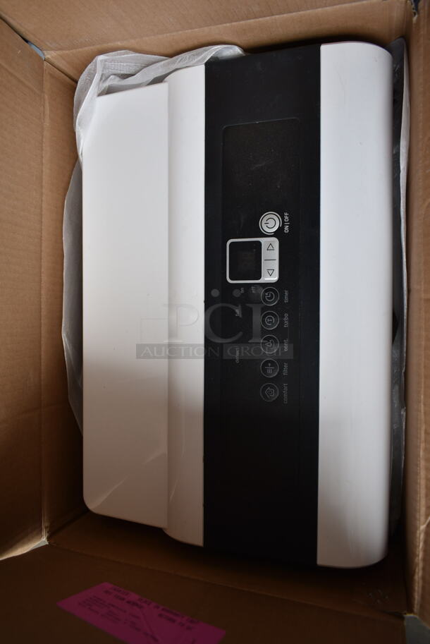 IN ORIGINAL BOX! Pelonis PAD30C1AWT ENERGY STAR 30 Pint Dehumidifier. 115 Volts, 1 Phase. - Image 8 of 9