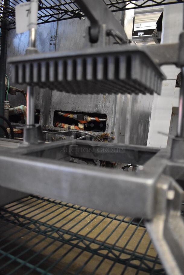 Nemco 55650 Metal Commercial Countertop Lettuce Head Cutter. 13x20x20 - Image 4 of 6