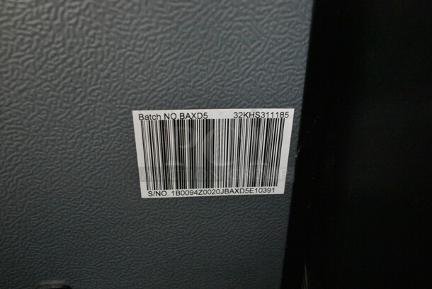 Hisense 32KHS311185 Metal Mini Cooler. 115 Volts, 1 Phase. Tested and Powers On But Does Not Get Cold - Image 4 of 4