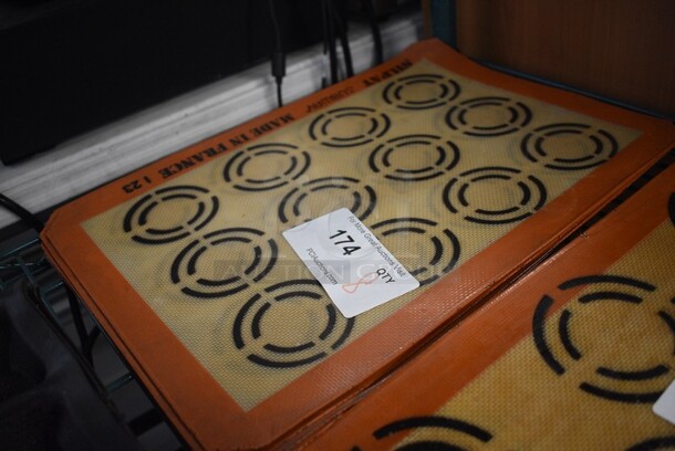 8 Orange Silform Baking Pan Liners. 11.5x16.5. 8 Times Your Bid! - Image 2 of 3