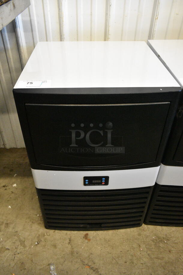 BRAND NEW SCRATCH AND DENT! Hoocoo HCIM-40 Stainless Steel Commercial Undercounter Self Contained Ice Machine. 115 Volts, 1 Phase. - Image 2 of 7