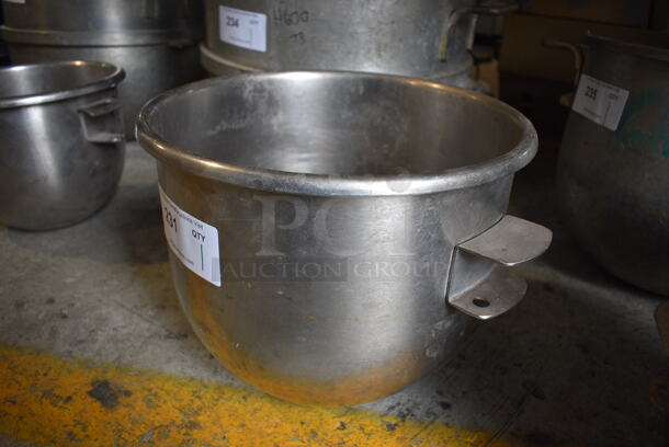 Metal Commercial Mixing Bowl. 17x14x12 - Image 2 of 4