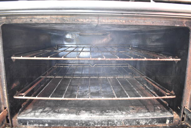 Southbend Stainless Steel Commercial Natural Gas Powered 10 Burner Range w/ 2 Ovens, Over Shelf and Back Splash.  - Image 6 of 9