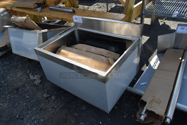 BRAND NEW SCRATCH AND DENT! Stainless Steel Commercial Ice Bin. - Image 2 of 3