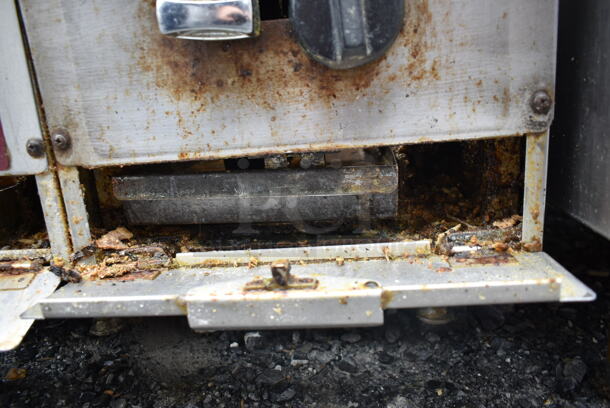 Southbend Stainless Steel Commercial Countertop Natural Gas Powered 6 Burner Range. - Image 6 of 7