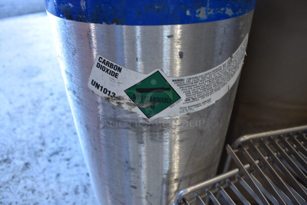 2 Metal CO2 Tanks. 7.5x7.5x28. 2 Times Your Bid! - Image 4 of 4