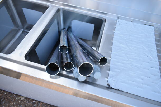 BRAND NEW SCRATCH AND DENT! Regency 600B32160213 Stainless Steel 3 Bowl Underbar Sink with Two Drainboards. No Legs. Bays 10x14x9.5. Drain Board 11.5x15 - Image 7 of 8