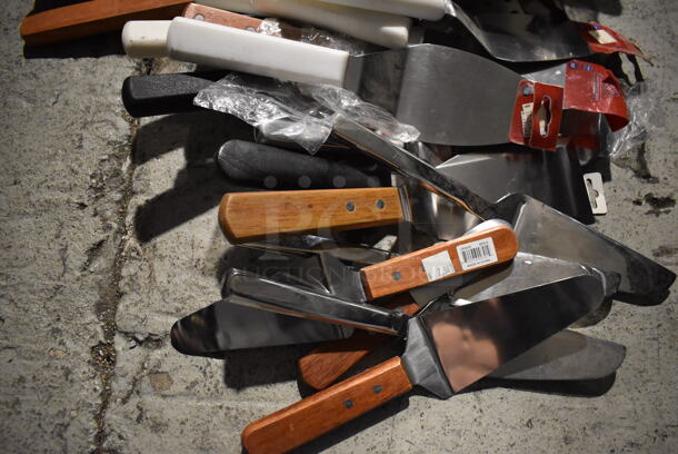 ALL ONE MONEY! Crate of Various BRAND NEW Items Including Spatulas and Lifters - Image 4 of 6