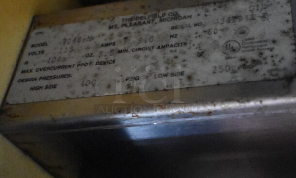 Delfield 7048 Stainless Steel Commercial 2 Door Cooler Merchandiser. 115 Volts, 1 Phase. Tested and Powers On But Does Not Get Cold
 - Image 4 of 4