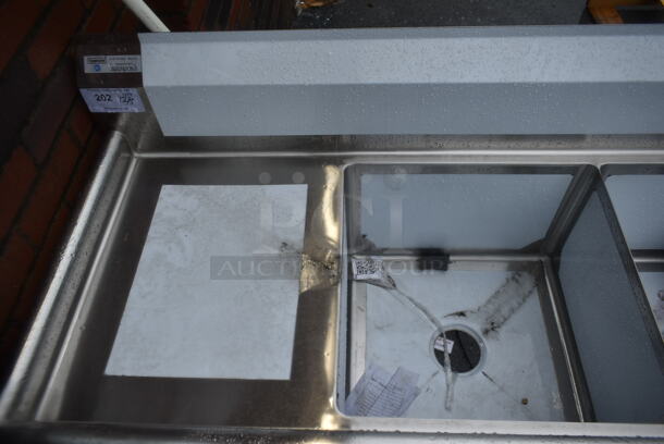 BRAND NEW SCRATCH AND DENT! Steelton 522CS31818LR Stainless Steel Commercial 3 Bay Sink w/ Dual Drain Boards. Bays 18x18. Drain Boards 16x20  - Image 2 of 4