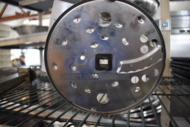 Metal Food Processor Grating Blade. 6.5x6.5x1 - Image 3 of 3
