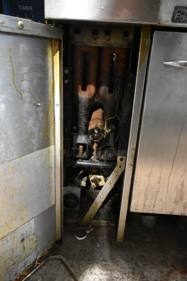 Slim Line Stainless Steel Commercial Natural Gas Powered Slim Line Deep Fat Fryer.  - Image 4 of 5