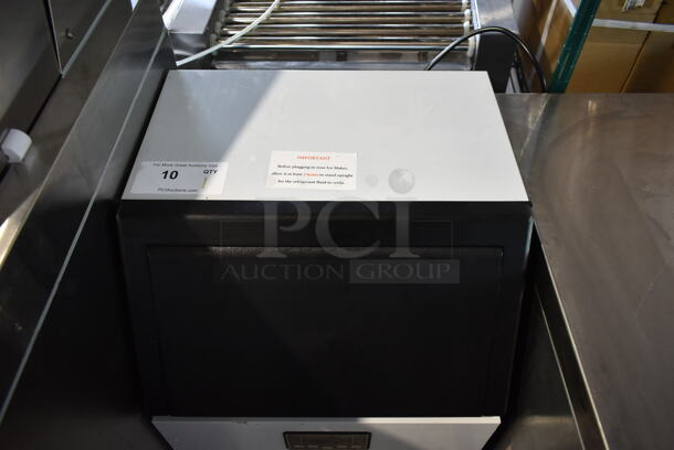 BRAND NEW SCRATCH AND DENT! Aglucky HZB-45 Stainless Steel Commercial Self Contained Ice Machine. 115 Volts, 1 Phase.  - Image 2 of 8