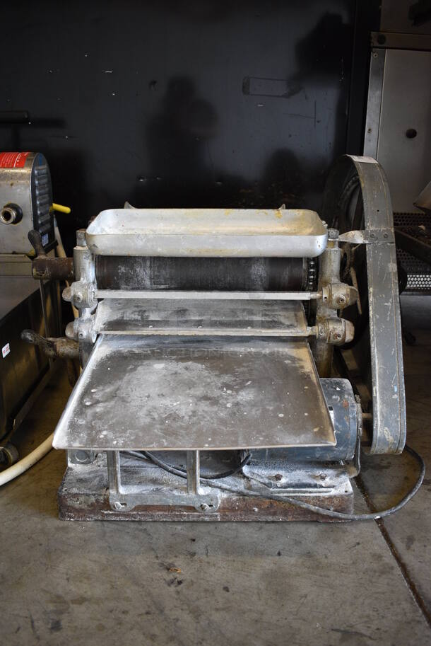 Metal Commercial Countertop Dough Sheeter. 28x31x23. Tested and Working!