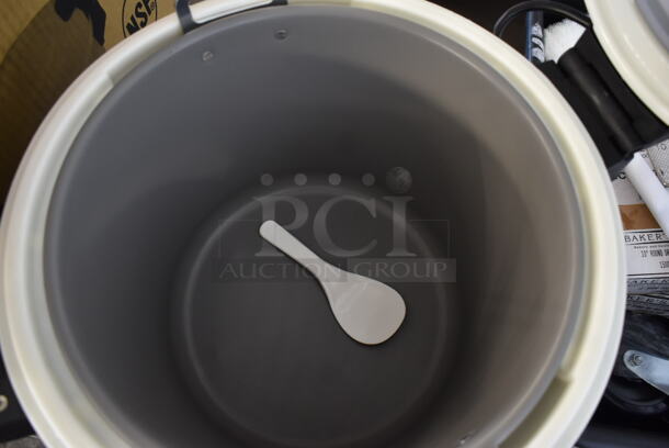 BRAND NEW SCRATCH AND DENT! RiceMaster 56919 Stainless Steel Commercial Electric Rice Warmer. 120 Volts, 1 Phase. Tested and Working! - Image 4 of 6