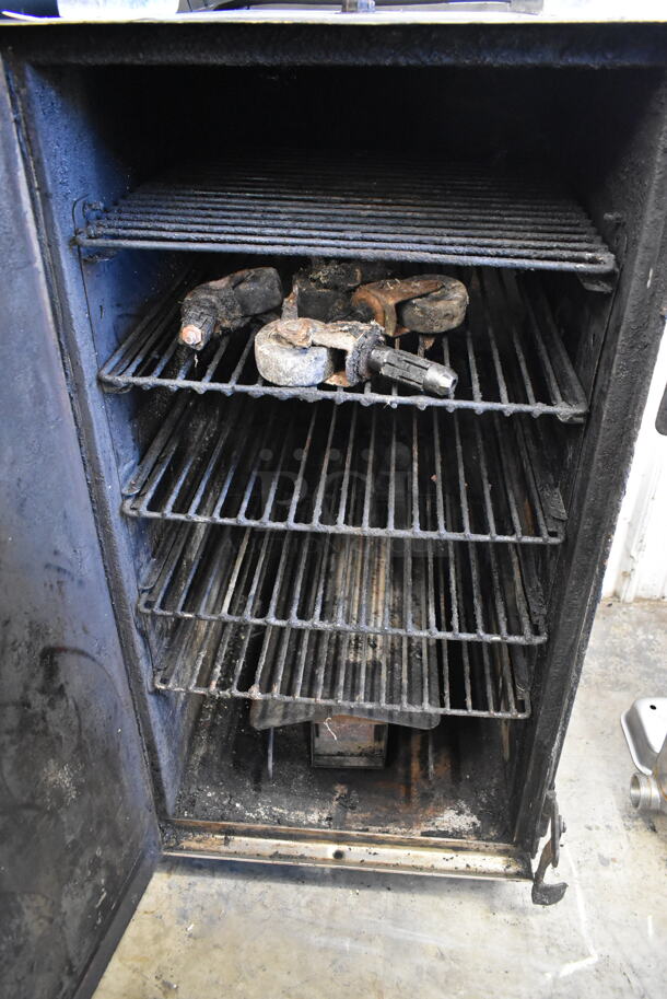 Cookshack Metal Floor Style Electric Powered Smoker. 120 Volts, 1 Phase. Tested and Working! - Image 4 of 9
